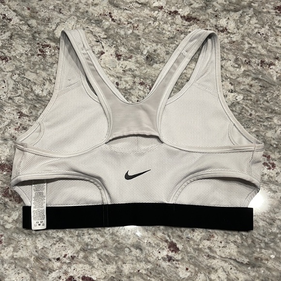 🌟 Nike sports bra - Picture 2 of 5